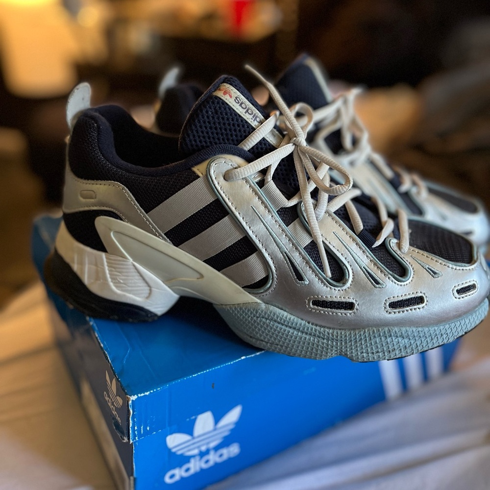 Adidas men' Navy and White Sneakers